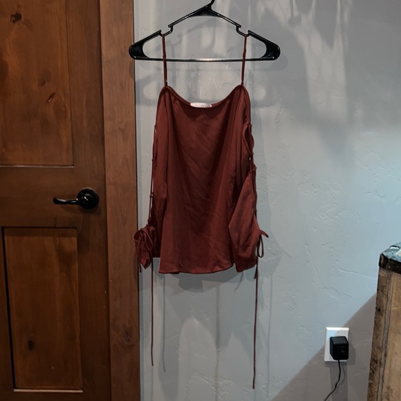 Willow & Root Long-sleeve Cold Shoulder Top w/ Ties - Picture 1 of 4